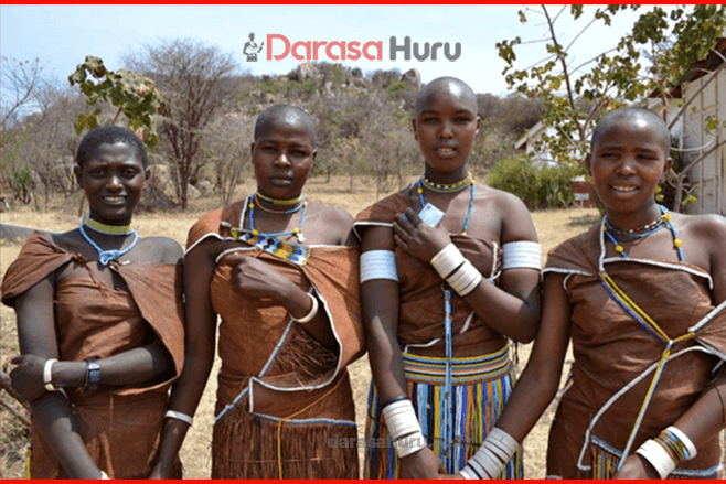 UHUSIANO WA JAMII ZA KITANZANIA NA JAMII NYINGINE